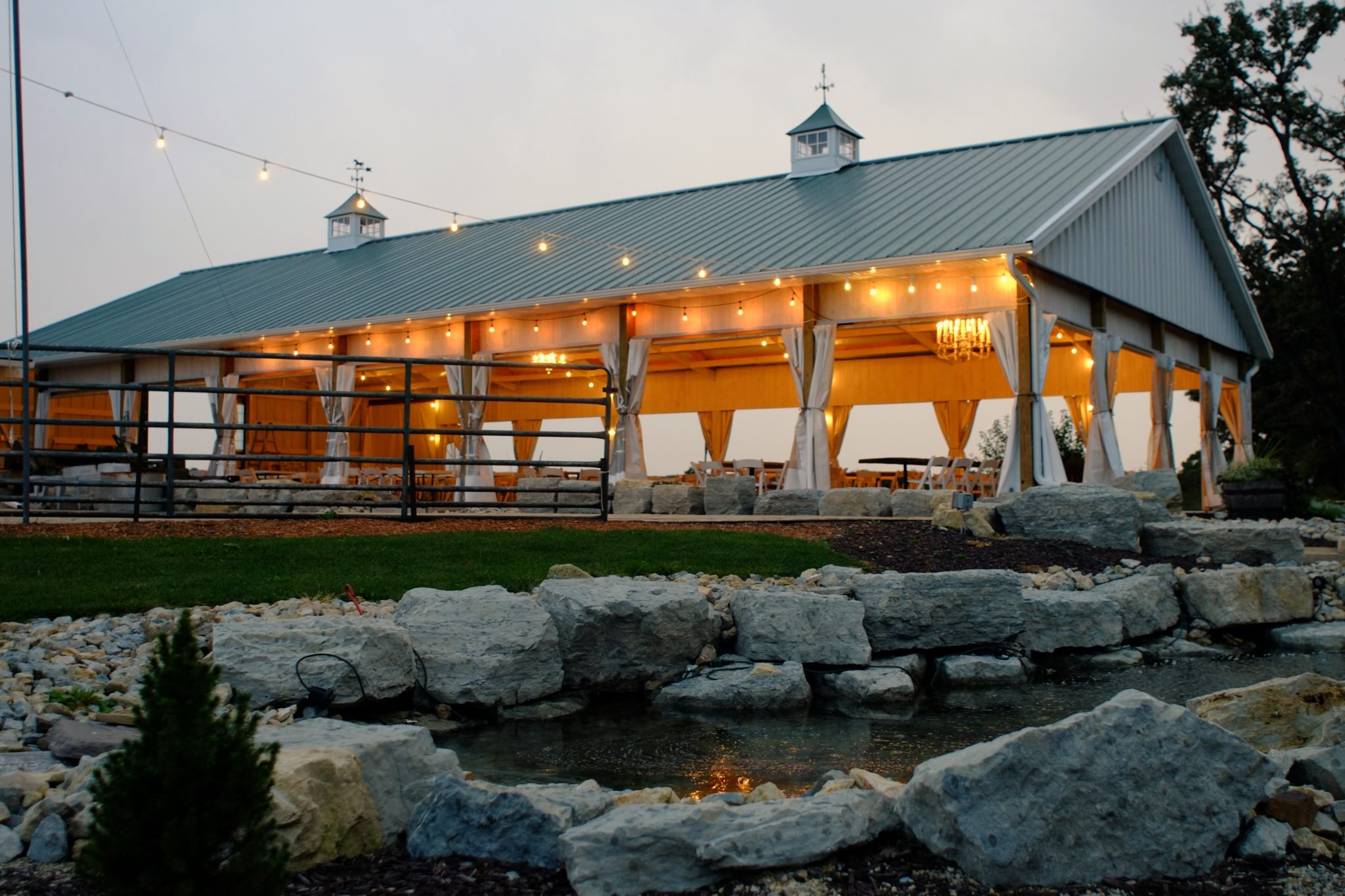 Pavilion (New) – Elegant Country Wedding Venue